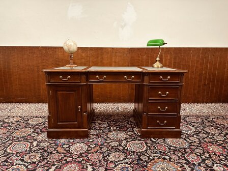 Klassiek-Engels-Bureau-Groene-Inleg