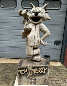 Levensgroot-houten-standbeeld-houtsnijwerk-kunstwerk-van-tom-en-jerry
