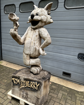Levensgroot-houten-standbeeld-houtsnijwerk-kunstwerk-van-tom-en-jerry-1