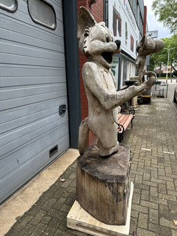 Levensgroot-houten-standbeeld-houtsnijwerk-kunstwerk-van-tom-en-jerry-10