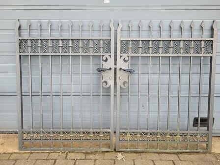 Antieke-smeedijzeren-tuinpoort-looppoort-poort-hekwerk-landelijk-klassiek-10