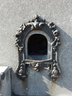 Antieke-gietijzeren-schoenschraper-schoen-schraper-van-gietijzer-inbouw-voor-gevel