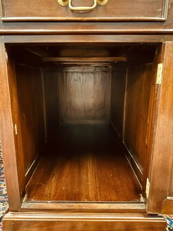 Engels-Antiek-Bureau