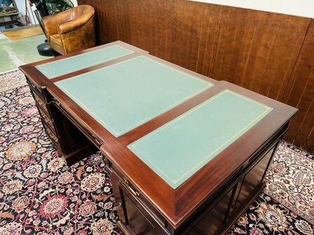 Engels-Antiek-Bureau