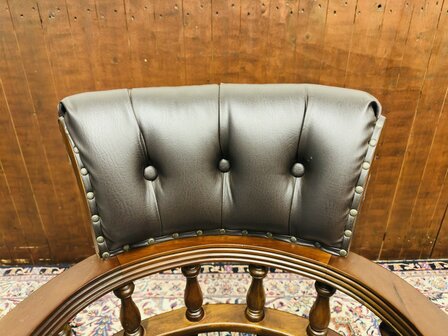 Klassiek-Engelse-Captain-Chair