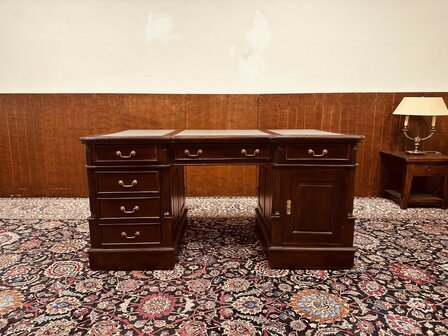Klassiek-Engels-Bureau