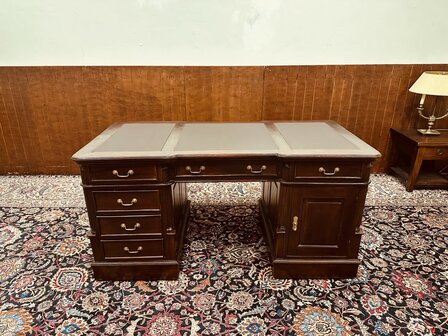 Klassiek-Engels-Bureau
