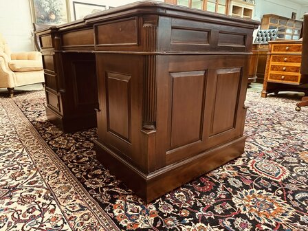 Klassiek-Engels-Bureau