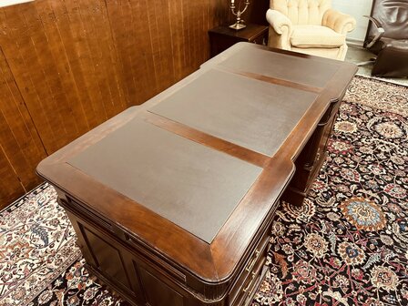 Klassiek-Engels-Bureau