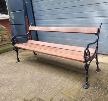 Antieke-gietijzeren-tuinbank-parkbank-van-gietijzer-en-hardhout-1