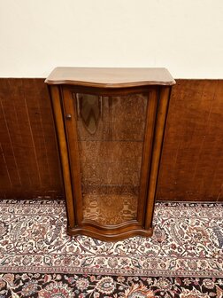Klassieke-art-nouveau-Vitrine