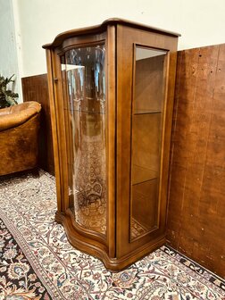 Klassieke-art-nouveau-Vitrine