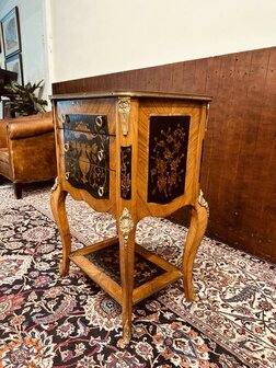 Antieke-Franse-Sidetable