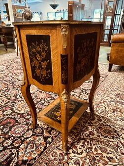 Antieke-Franse-Sidetable