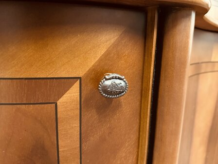 Klassieke-art-nouveau-Dressoir