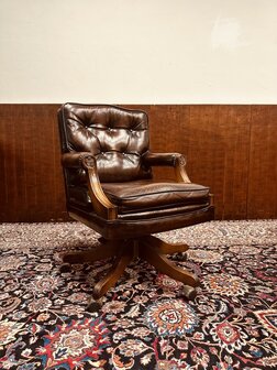 Chesterfield-Bureaustoel-Bruin