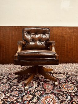 Chesterfield-Bureaustoel-Bruin