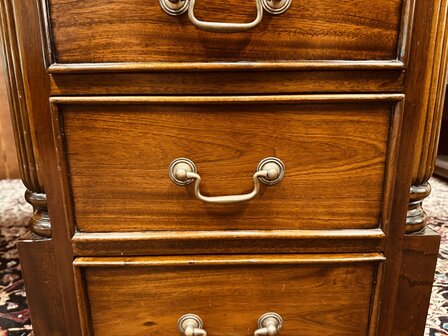 Klassiek-Engels-Bureau-Groen