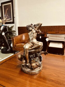 Vrouw-schelp-bronzen-fontein-1