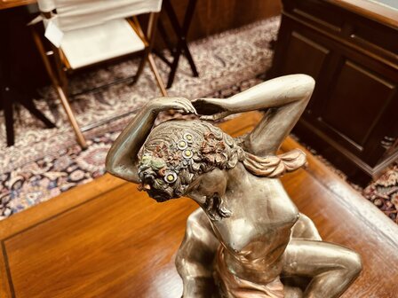 Vrouw-schelp-bronzen-fontein-9