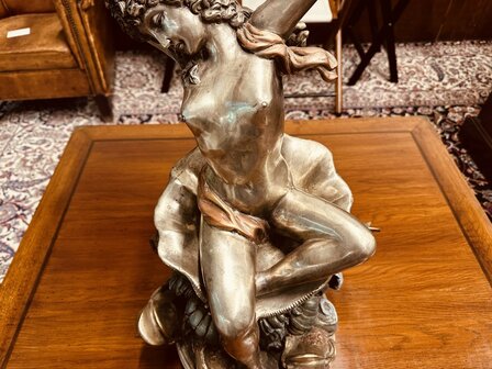 Vrouw-schelp-bronzen-fontein-11