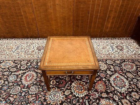 Klassiek-Engels-Bijzettafel
