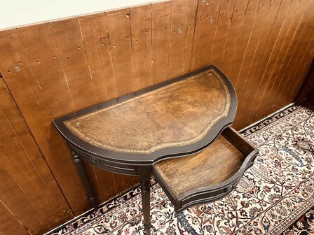 Klassiek-Engelse-Side-Table