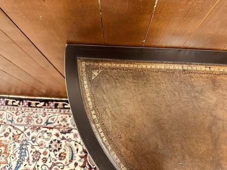 Klassiek-Engelse-Side-Table