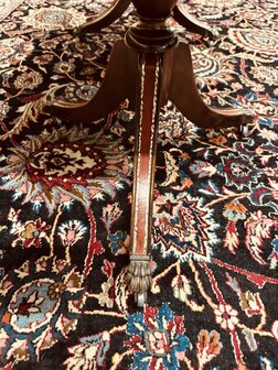 Antieke-Engelse-Chesterfield-Salontafel