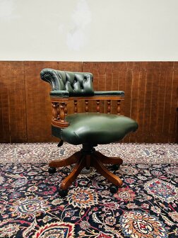 Groene-Engelse-Captain-Chair