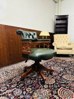 Groene-Engelse-Captain-Chair