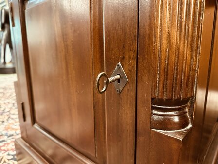 Engels-Antiek-Bureau-Partnerdesk