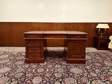 Engels-Bureau-Bruine-Inleg