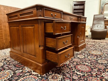 Engels-Bureau-Bruine-Inleg