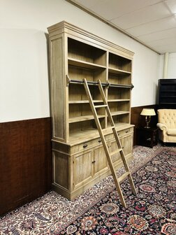Landelijke-Blank-Eiken-Boekenkast