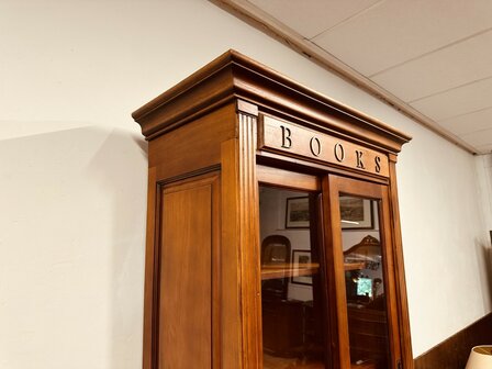 Klassiek-Engelse-Books-Boekenkast