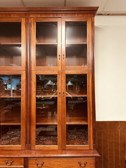 Klassiek-Engelse-Mahonie-Bibliotheekkast