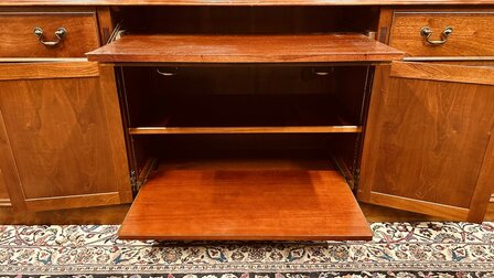 Klassiek-Engelse-Mahonie-Bibliotheekkast