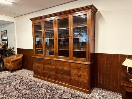Klassiek-Engels-Eichholtz-Bibliotheekkast
