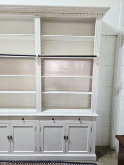 Grote-witte-boekenkast-bibliotheek-kast-met-trap-ladder-wit-8