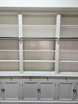 Grote-witte-boekenkast-bibliotheek-kast-met-trap-ladder-wit-7