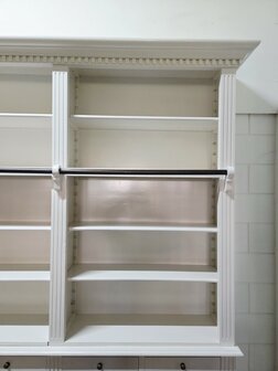 Grote-witte-boekenkast-bibliotheek-kast-met-trap-ladder-wit-11