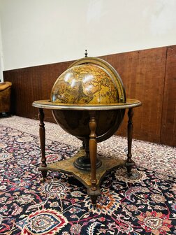 Klassieke-Antieke-Globe