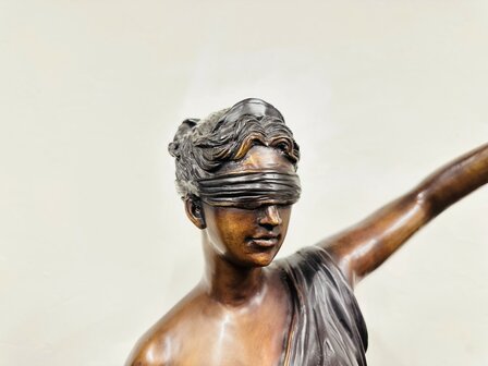 Bronzen-Beeld-Vrouw-Justitia