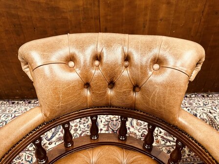 Set-Chesterfield-Engelse-Captain-Chairs