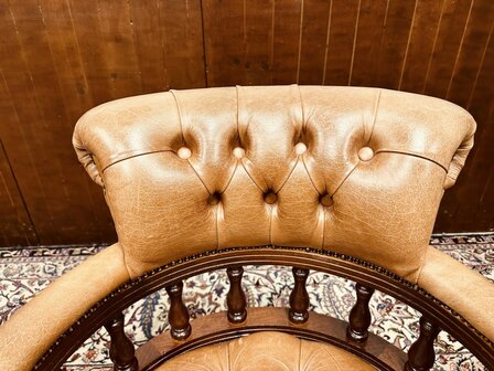 Set-Chesterfield-Engelse-Captain-Chairs