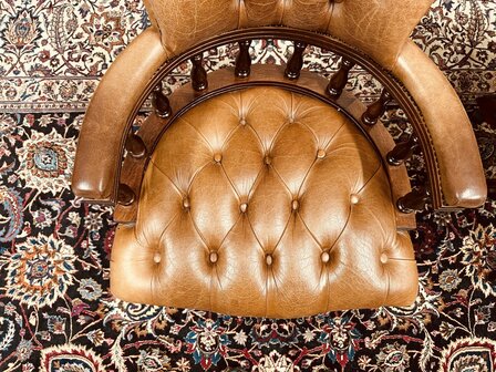 Set-Chesterfield-Engelse-Captain-Chairs