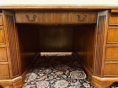Klassiek-Amerikaans-Bureau-met-Achterschot