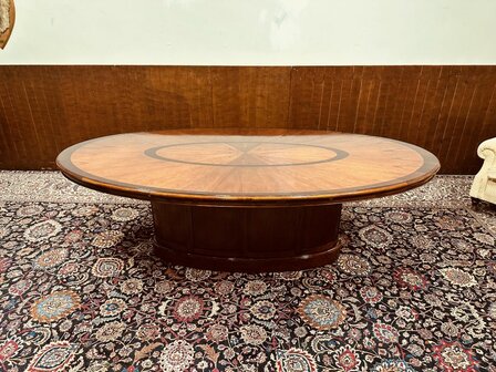 Engelse-Globe-Wernicke-Vergadertafel