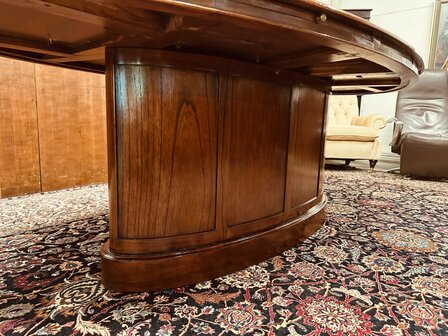 Engelse-Globe-Wernicke-Vergadertafel